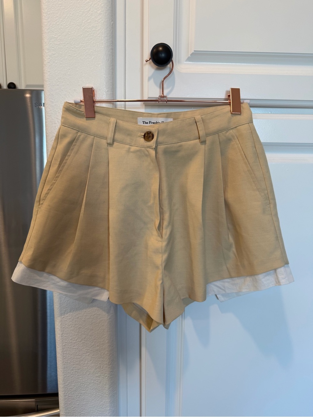 The Frankie Shop Women's Tan Pleated Shorts with White Hem